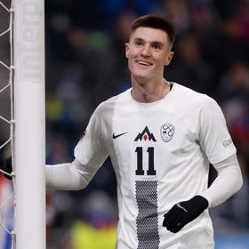 مهاجم الأهلي "المصاب" ينافس سيسكو في تشكيلة منتخب سلوفينيا