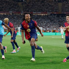 تجديد مع إيقاف التنفيذ.. برشلونة يمدد عقد مدافعه "بعد الميركاتو"
