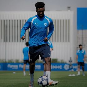 حمد اليامي يعود لتدريبات الهلال الجماعية بعد غياب 8 أشهر