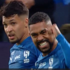 ملخص وأهداف مباراة الهلال والخليج (3-2) بدوري روشن السعودي