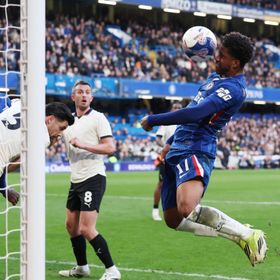 لاعب تشيلسي يجري الفحص الطبي تمهيداً للانتقال إلى مانشستر يونايتد