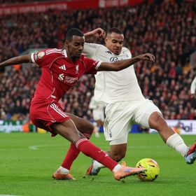 بداية مخيبة للتائه ألكسندر إيزاك في ليفربول