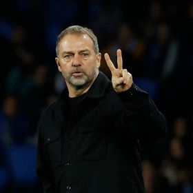 "برشلونة لن يستسلم".. فليك يحذر أتلتيكو قبل المواجهة الثأرية