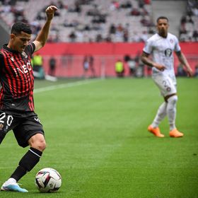بعد توقيفه 7 مباريات... نيس لن يستأنف عقوبة الجزائري يوسف عطال