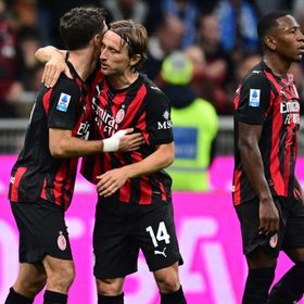 هدف ساليميكرس ضد نابولي يُذكّر ميلان بسرعة إنزاغي وثيو هرنانديز