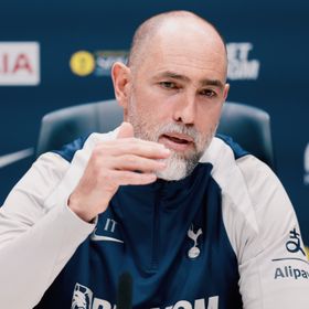 مدرب توتنهام إيغور تودور يخيّر لاعبيه بين "البكاء أو القتال"