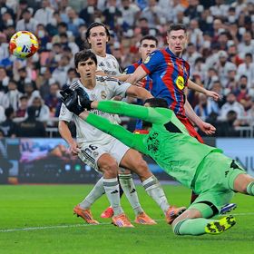كورتوا يعود لتدريبات ريال مدريد.. وأربيلوا يحسم موقفه من الكلاسيكو