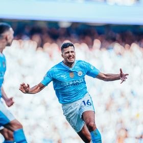 برشلونة يزاحم ريال مدريد و"يستفسر بجدية" عن موقف رودري