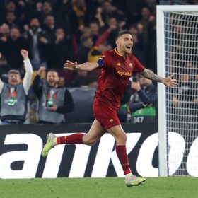 روما يهزم فينورد ويواجه ليفركوزن في نصف نهائي الدوري الأوروبي