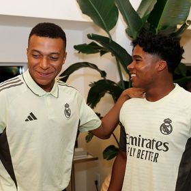 رسمياً.. إندريك يتفوق على غونزالو ويرث الرقم 9 في ريال مدريد