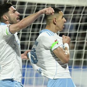 عودة سريالية لجواد الياميق إلى سرقسطة.. سجل لفريقه وفي مرماه قبل طرده