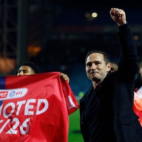 لامبارد يعيد كوفنتري سيتي إلى الدوري الإنجليزي الممتاز بعد ربع قرن