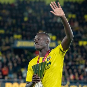 شاهد.. براهيم دياز "ملكاً للروح الرياضية" بعد تكريم نجم السنغال