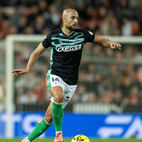 أمرابط يترك بيتيس ويسافر  إلى المغرب ليتعافى قبل كأس إفريقيا 2025