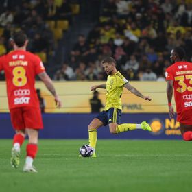شاهد.. خلاف حاد بين إنييغو مارتينيز وجورجي جيسوس في النصر