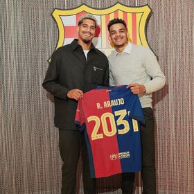 شقيق أراوخو يستفز جمهور برشلونة بعد السقوط أمام باريس سان جيرمان