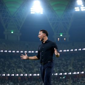 ماتياس يايسله يتجاهل الانتقادات ويعوّل على "ذكاء" الأهلي أمام الشارقة