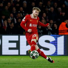 أستون فيلا يقترب من استعارة لاعب وسط ليفربول