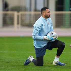 شاهد.. حارس ضمك يتصدى لركلتي جزاء في 4 دقائق بدوري روشن السعودي