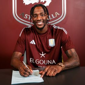 أستون فيلا يعيد مهاجم تشيلسي السابق إلى "البريميرليغ"