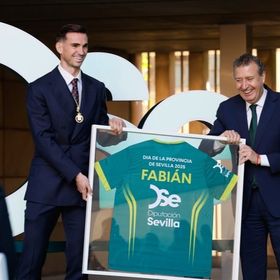 بينهم جزائري.. 10 نجوم يتصدرون قائمة "اللا هزيمة" مع المنتخبات