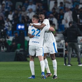 شاهد.. الهلال يُزيح الأهلي من وصافة الدوري السعودي بفوز صعب على الفتح