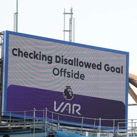 رفض اقتراح فينغر لتغيير قانون التسلل خلال اجتماع المجلس الدولي