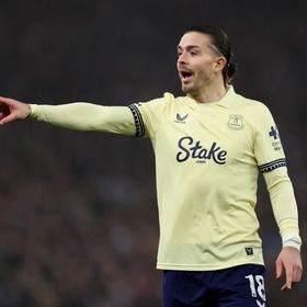 إصابة غريليش تصدم إيفرتون.. ومخاوف بشأن مستقبله