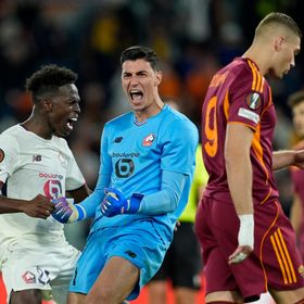 تصدى لركلة جزاء 3 مرات.. أوزير يقود ليل لفوز مثير على روما