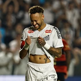 نيمار يخضع لجراحة في الركبة ويتمسك بحلم الظهور في المونديال