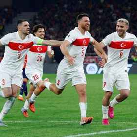 سرقة منتخب تركيا خلال مواجهة إسبانيا في تصفيات كأس العالم