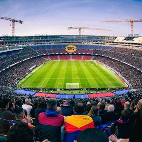 برشلونة يعود إلى معقله "كامب نو" بعد "ماراثون" دام 42 يوماً