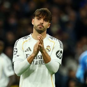 أسينسيو مدافع ريال مدريد غاضب بسبب الإهانات المتكررة