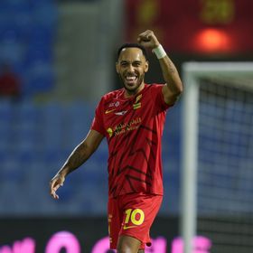 أوباميانغ يتألق في فوز القادسية على الخلود بالدوري السعودي