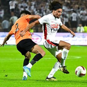 الزمالك يسحق البنك الأهلي ويحقق فوزه الأول في الدوري المصري