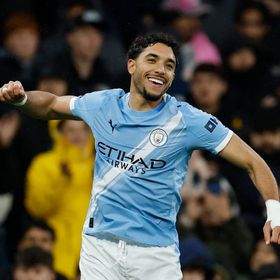 مورينيو يطلب ضم عمر مرموش إلى ريال مدريد