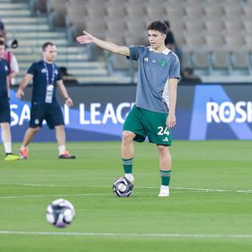 أتلتيكو مدريد يغري لاعب وسط الأهلي السعودي بدوري أبطال أوروبا
