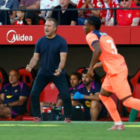 فليك يتجنب القسوة على لاعبي برشلونة: ليست أسوأ هزيمة لنا