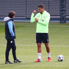 فياريال يعدّ "تكريماً تاريخياً" لرودري قبل مواجهته مانشستر سيتي