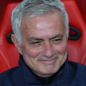 بعد وصفه بـ"الخائن".. مورينيو "المحترف" يرد بتصريحات عنيفة