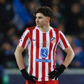 جوان لابورتا يصدم خوليان ألفاريز: لا يستحق مبلغاً ضخماً لضمّه إلى برشلونة