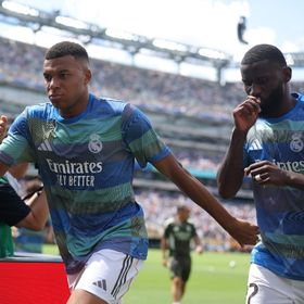 شاهد.. مبابي يستشيط غضباً "بشكل ساخر" بسبب عرقلة روديغر