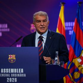 لابورتا يطالب أعضاء برشلونة بإقرار قرض بمئات الملايين.. وينتقد ريال مدريد