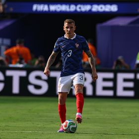 لوكاس دين يعود إلى باريس سان جيرمان بعد كأس العالم