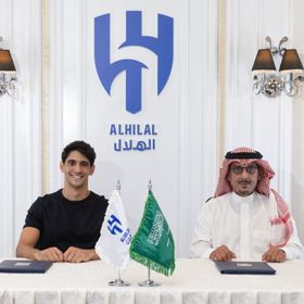الهلال السعودي يمدد عقد ياسين بونو حتى 2028