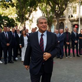 لابورتا يطالب بنهائي مونديال 2030 في كامب نو: سانتياغو برنابيو والدار البيضاء متشابهان