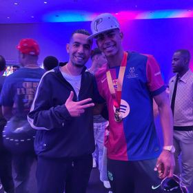 "استفزازات" والد لامين يامال تغضب جمهور بيتيس أمام برشلونة