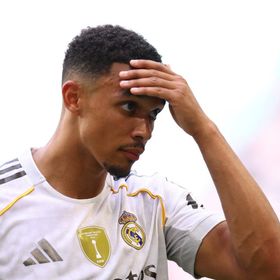 "كارثي".. أرنولد يتعثر في أول ظهور مع ريال مدريد فماذا قال؟