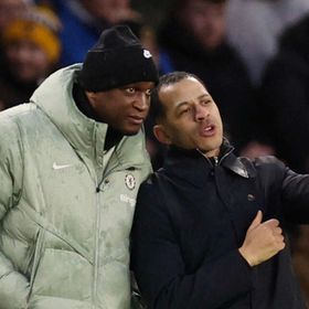 مدرب تشيلسي يشيد بكول بالمر وينتظر المزيد من تشيلسي