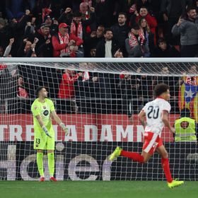 جوان غارسيا حارس برشلونة ينتقد احتساب هدف جيرونا الثاني